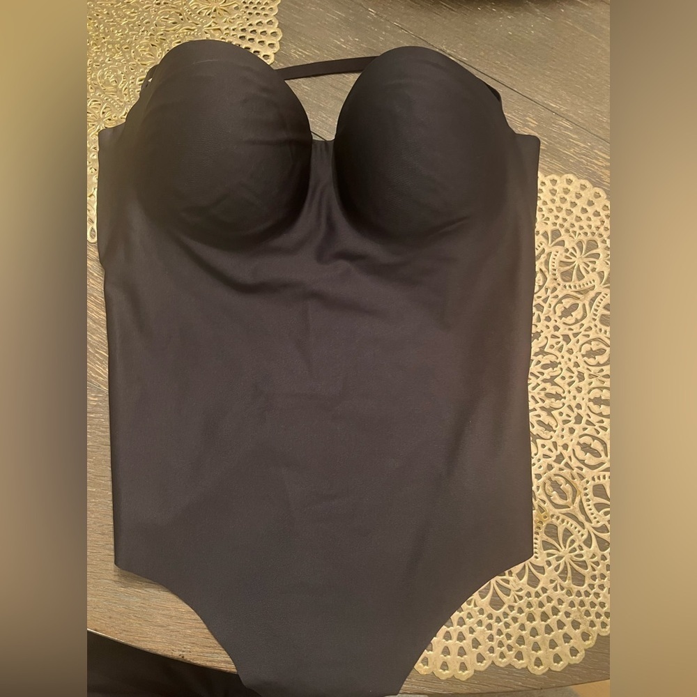 SKIMS Body Molded Underwire Thong Bodysuit | Onyx | Size L - Picture 3 of 5